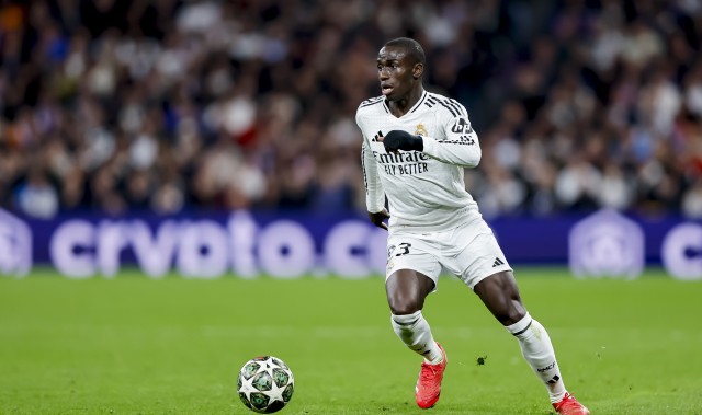 科贝：皇马后卫门迪右腿腿筋受伤，初步估计至少需要休战一周