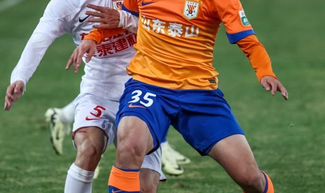 李申圆加盟亚泰替补登场 与主帅陈洋再续师徒缘