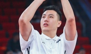 老队长翟晓川今天的表现真的让人看得感动 他永远是北京男篮的魂